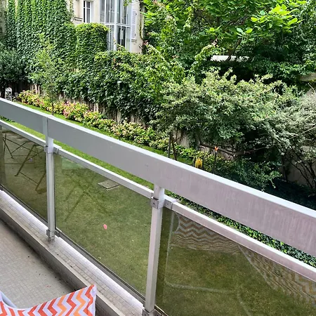 Calm Room At A Host Lovely Apartment * Parigi